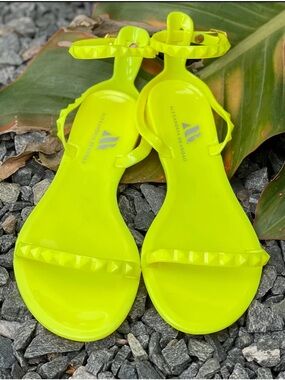 Alexandria Brandao neon sandal size 5